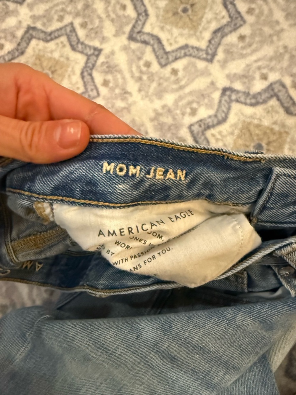 American Eagle Distressed Women’s Mom Jeans - Size 2 - Picture 4 of 4